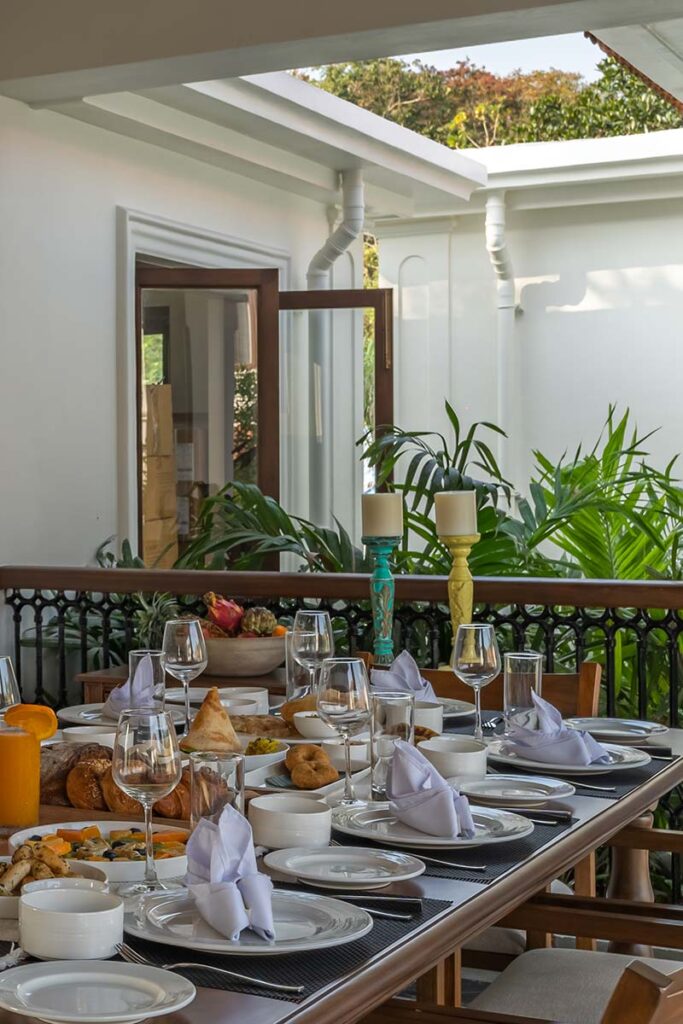 Luxurious Villa Asna Dining Area