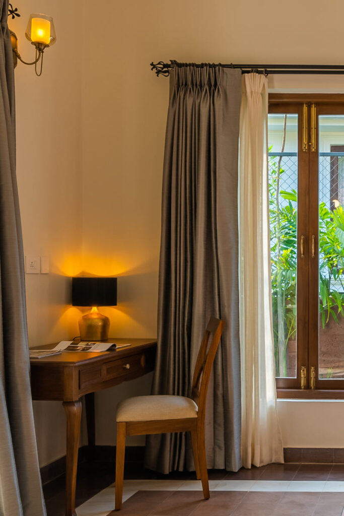 Luxurious Villa Nea Coomunication Entertain